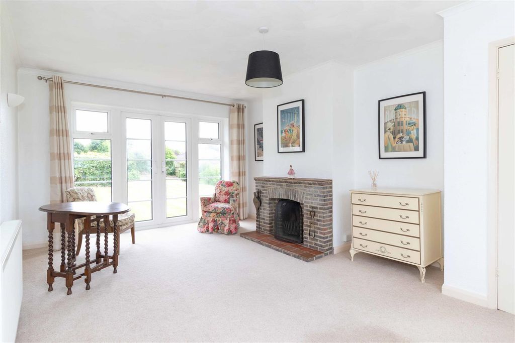 Property photo 2 of 13 Hayling-02.Jpg