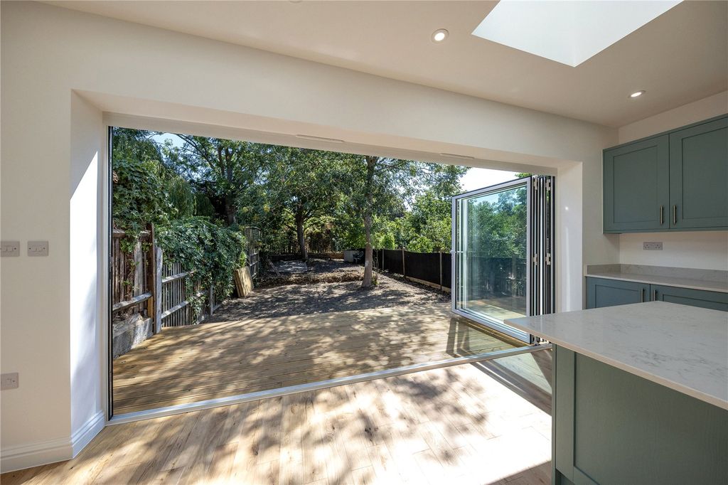 Property photo 3 of 10 Picture No. 06