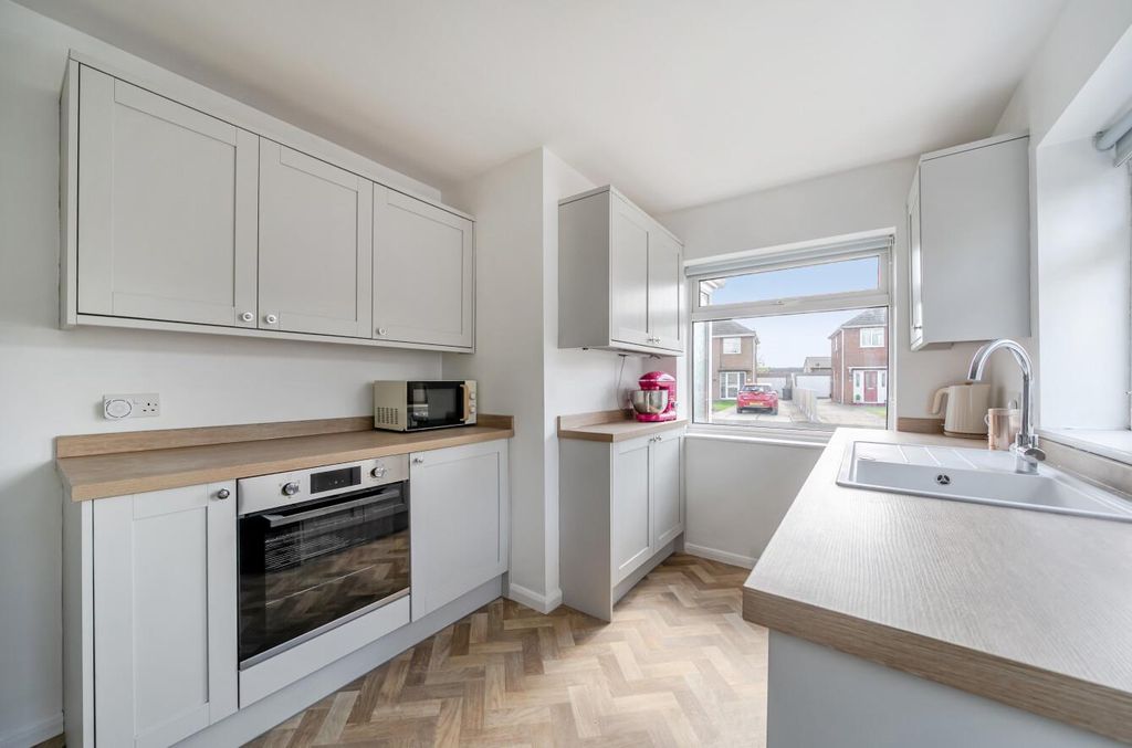 Property photo 2 of 15 1446182-2-69Dcde64d6d5d.Jpg