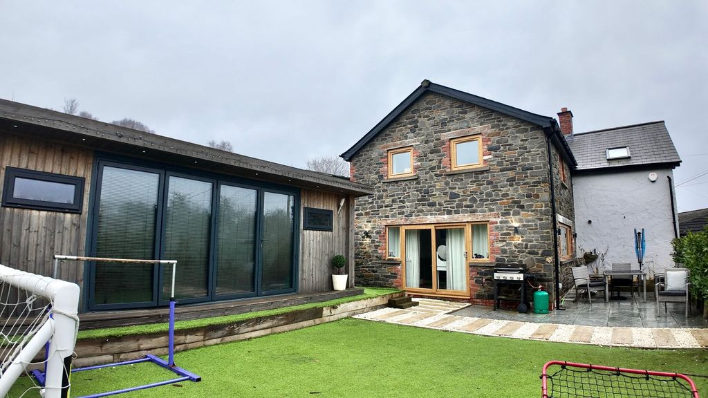 Property photo 2 of 38