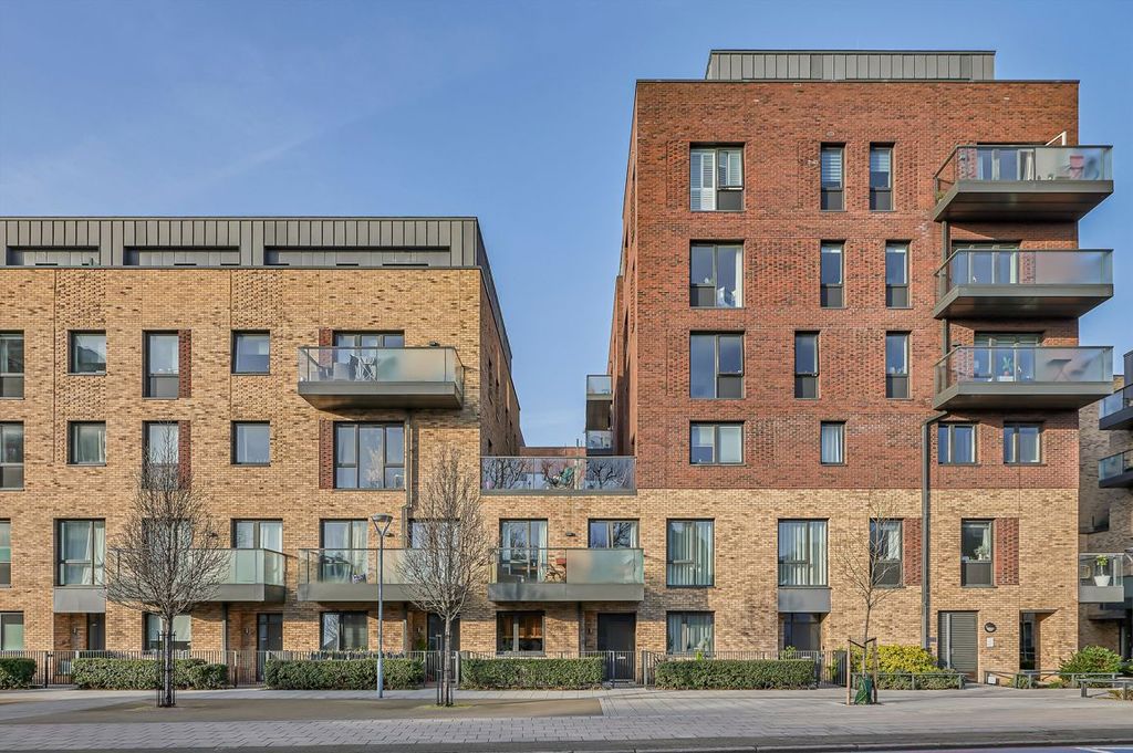 Property photo 1 of 17