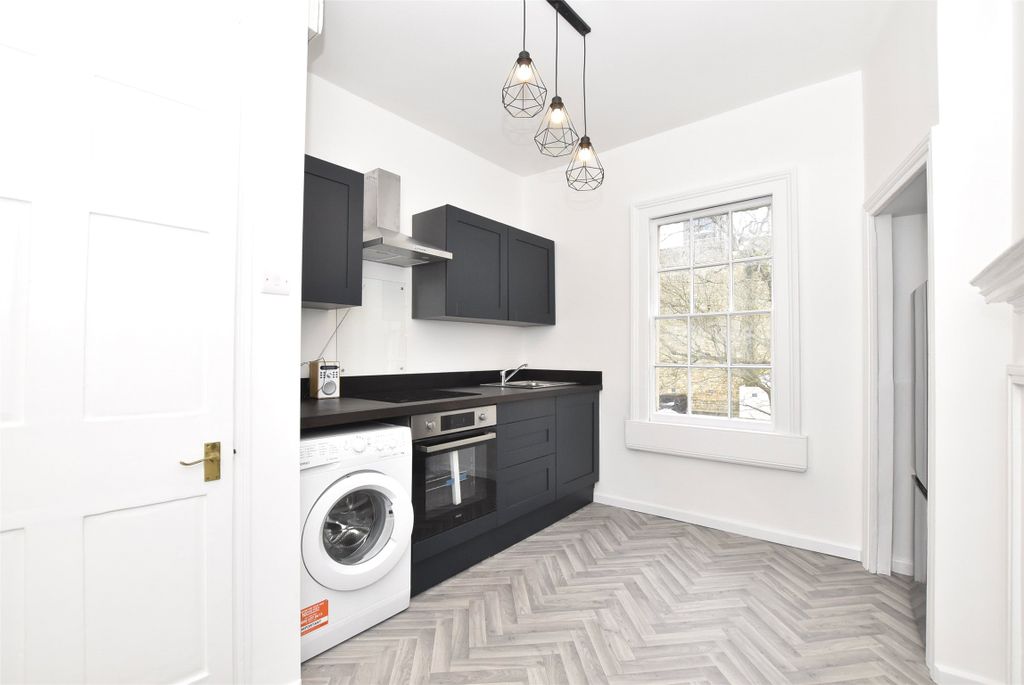 Property photo 2 of 7 Kitchen/Dinning Room