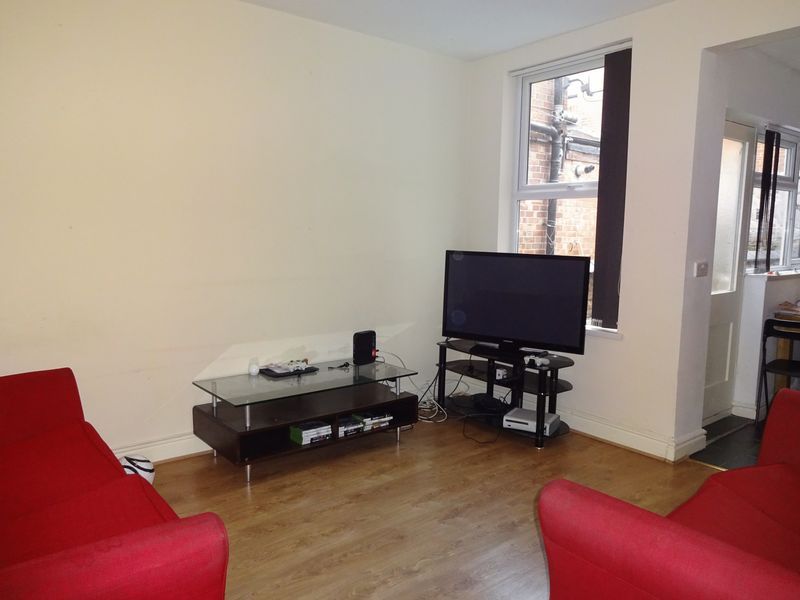 Property photo 2 of 7 Living Room