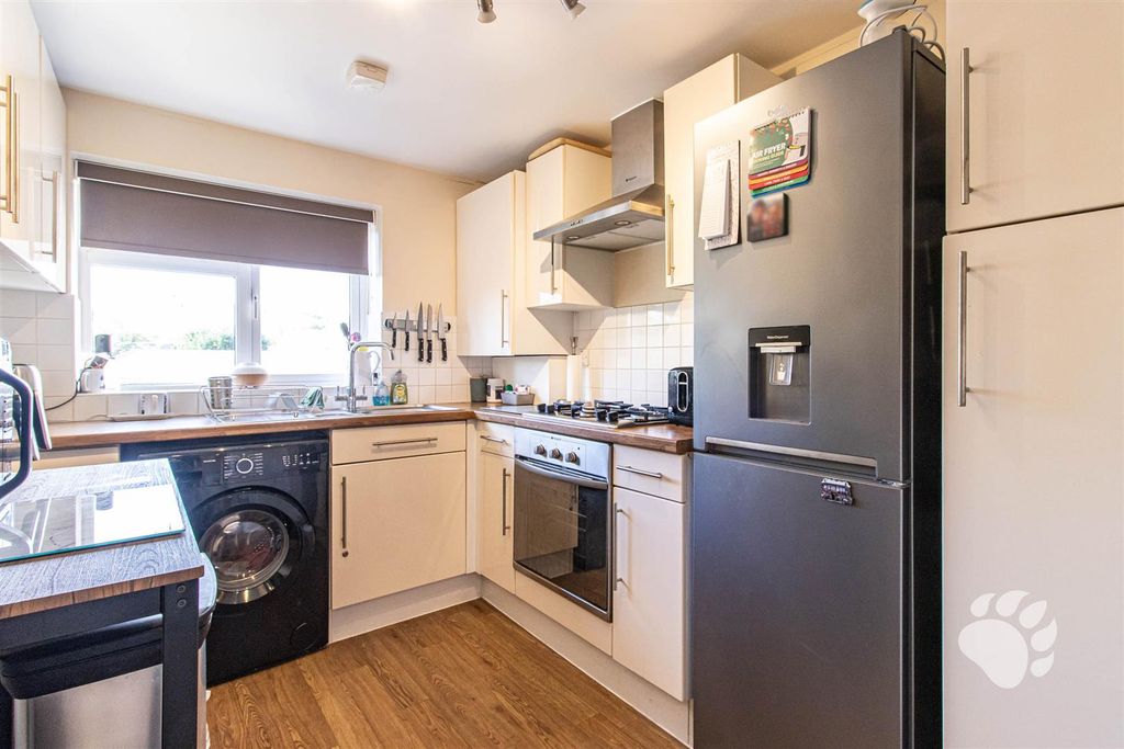 Property photo 2 of 15 Kitchen