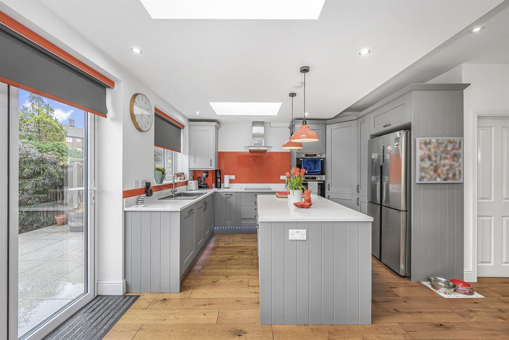Property photo 3 of 20 Richmond Road-15.Jpg