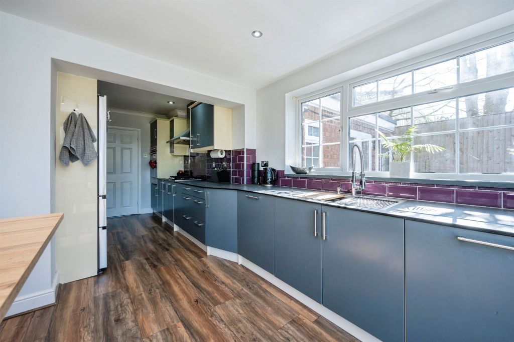 Property photo 2 of 33