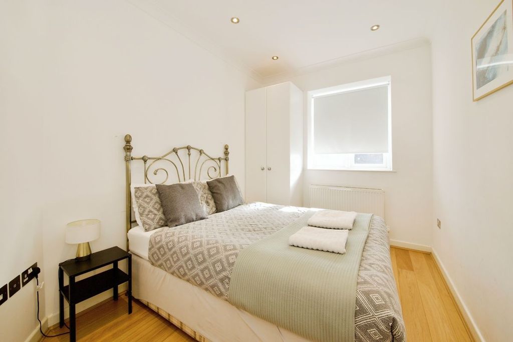 Property photo 3 of 34