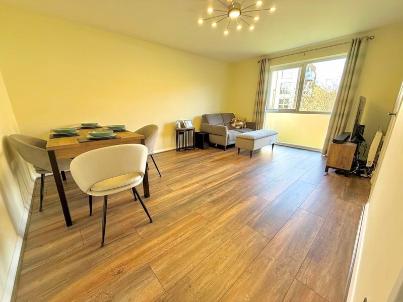 Property photo 2 of 11 Lounge/Diner