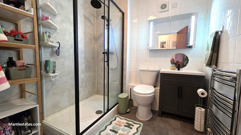 Property photo 3 of 14 Shower Room