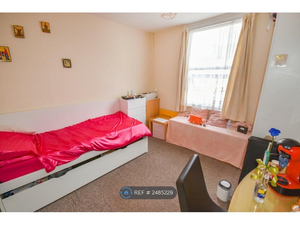 Property photo 2 of 5