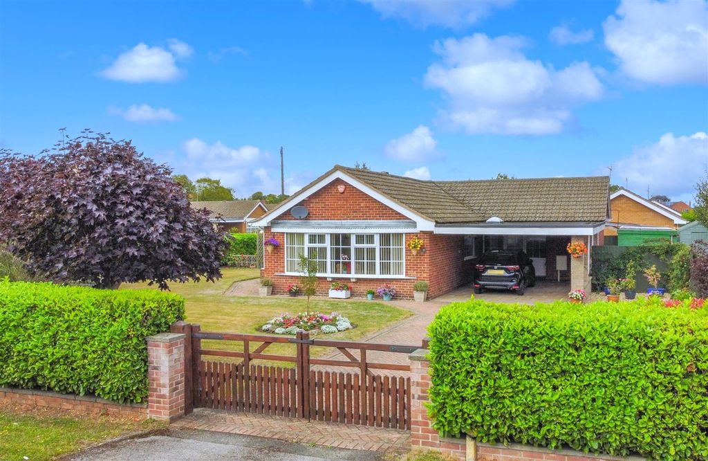 Property photo 1 of 26 Elevated Front Aspect 280