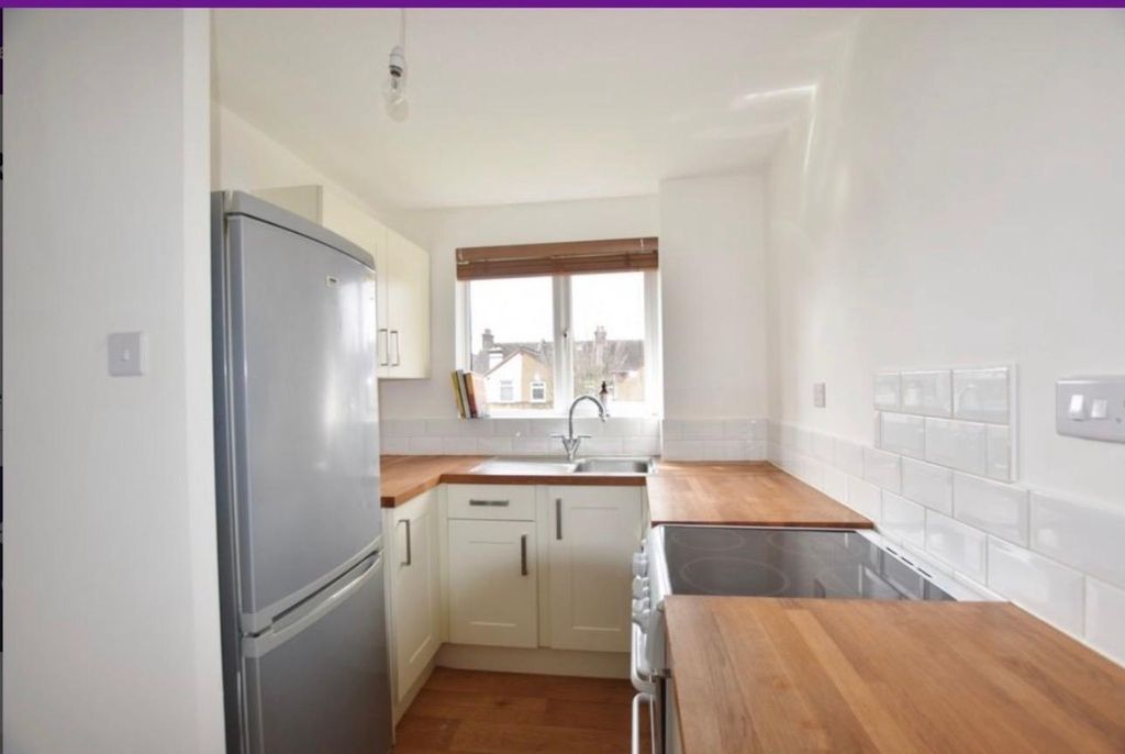 Property photo 2 of 10 Kitchen
