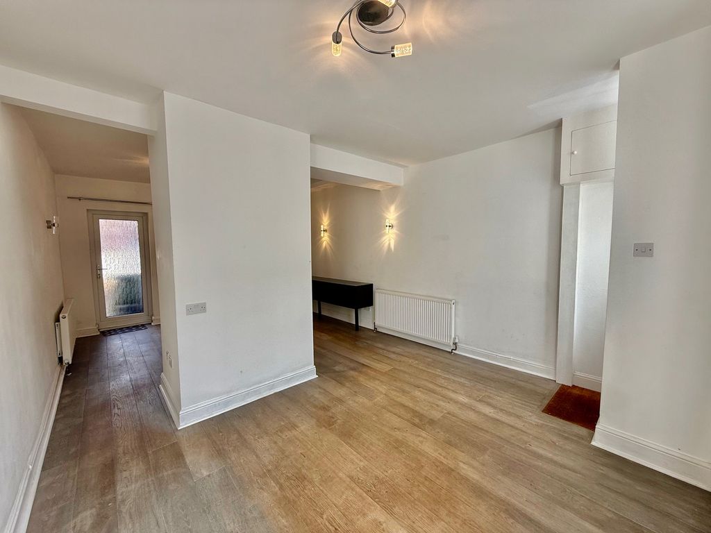 Property photo 3 of 13 Image