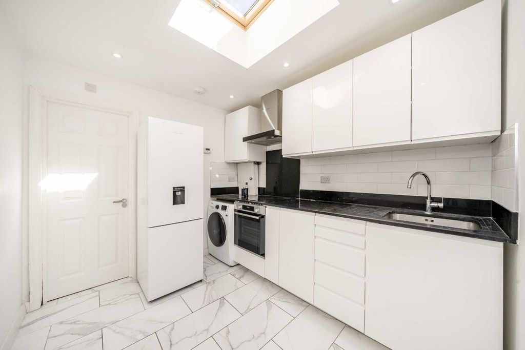 Property photo 2 of 4