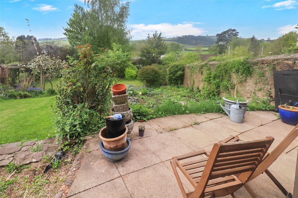 Property photo 3 of 26 Picture No. 21