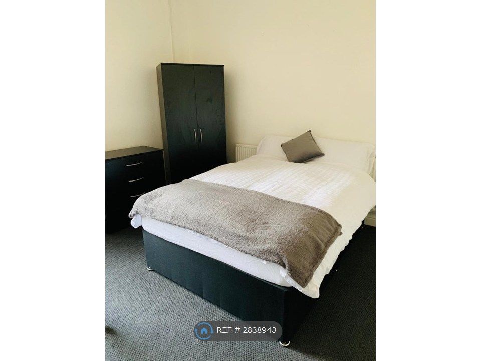 Property photo 2 of 6 Bedroom 2