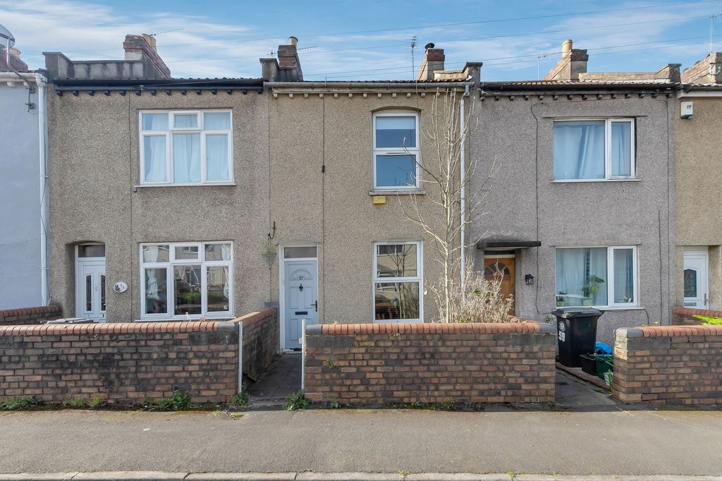 Property photo 2 of 25