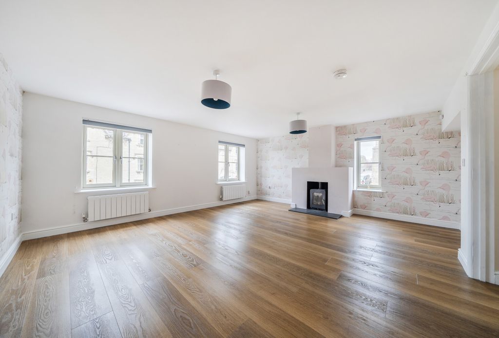 Property photo 3 of 21 1440700-1-69d7Cfb...