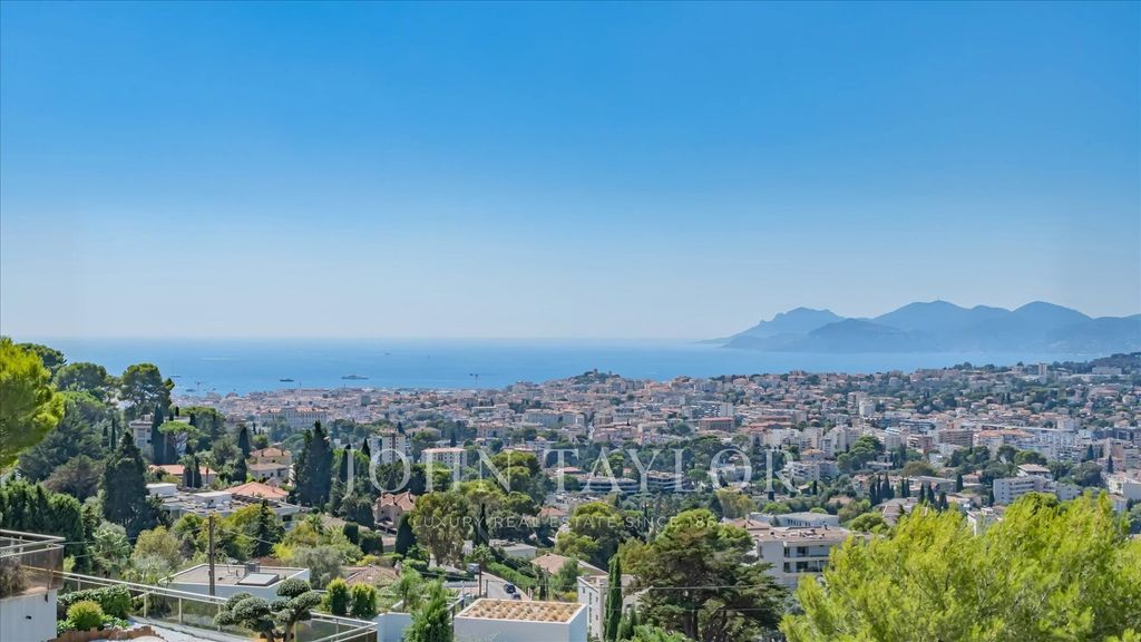 Property photo 1 of 9 Residential Cannet - Top Floor Panoramic View