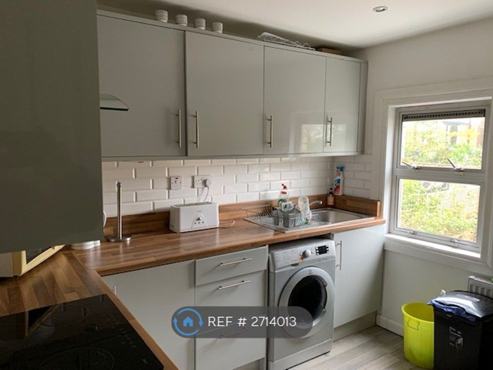 Property photo 2 of 5 Kitchen