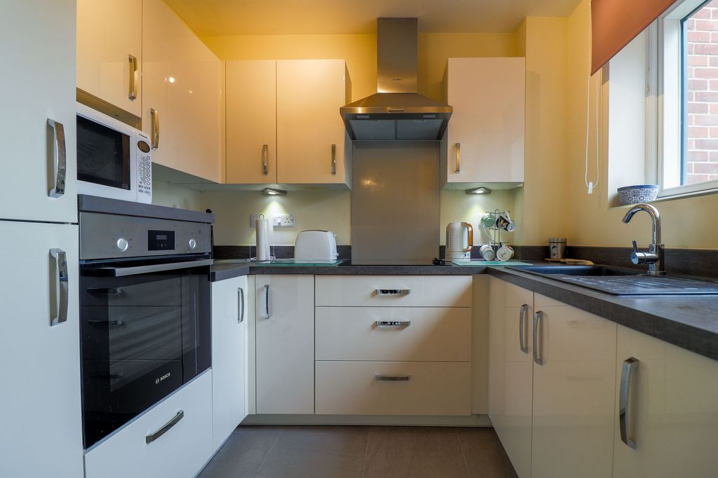 Property photo 2 of 8