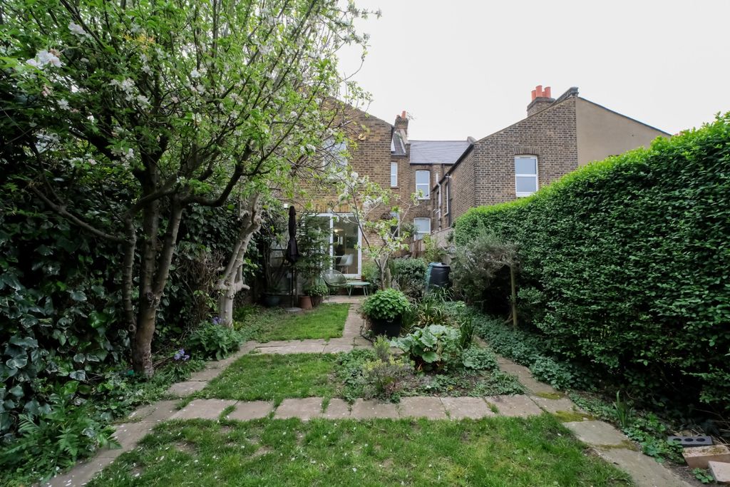 Property photo 2 of 17 5073394