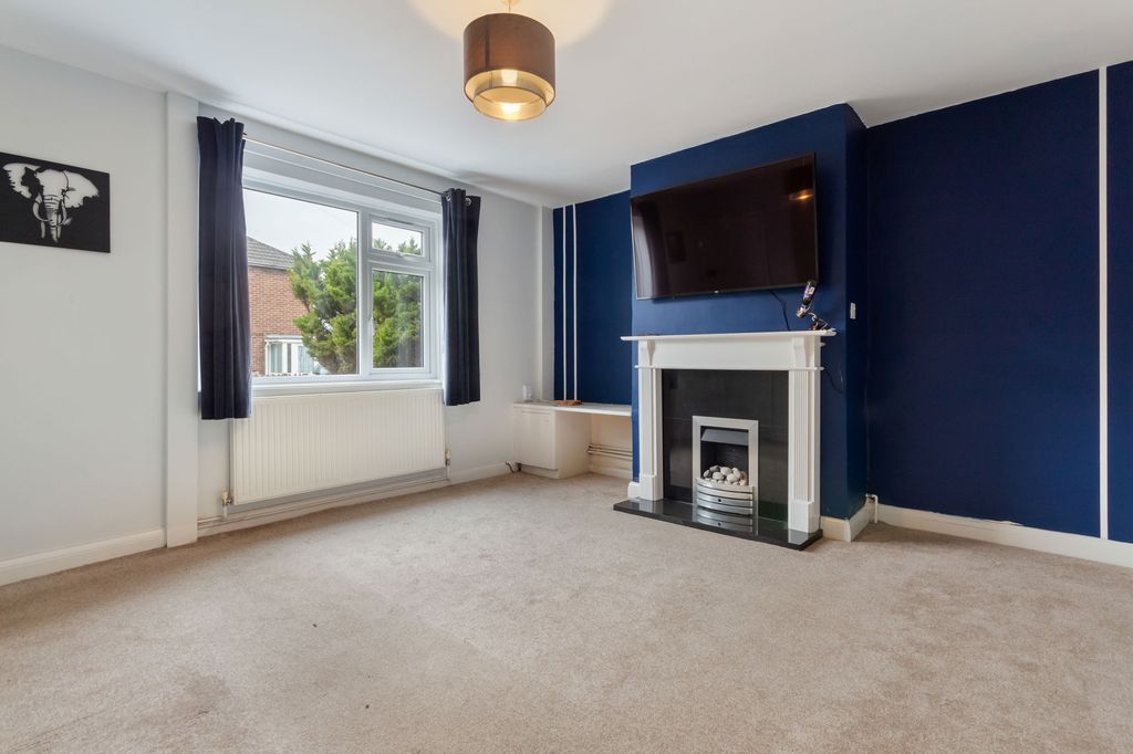 Property photo 2 of 14