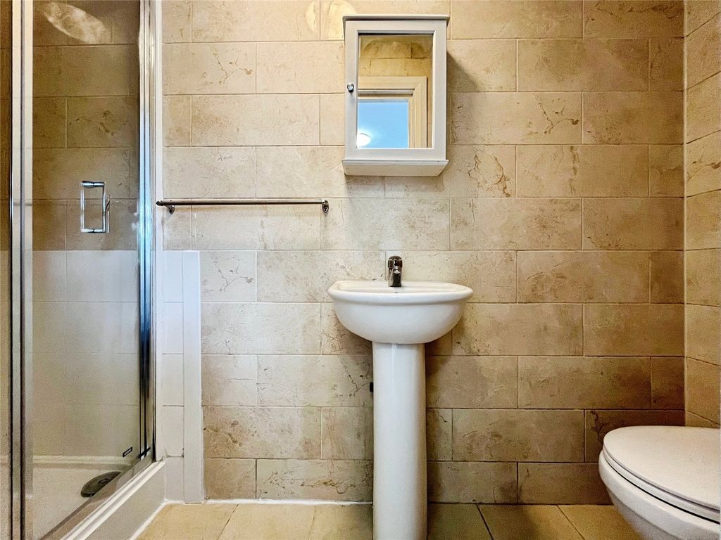 Property photo 3 of 6 En-Suite