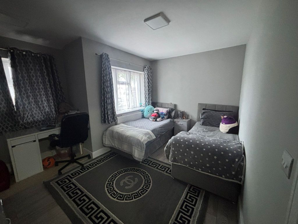 Property photo 3 of 9 Gallery