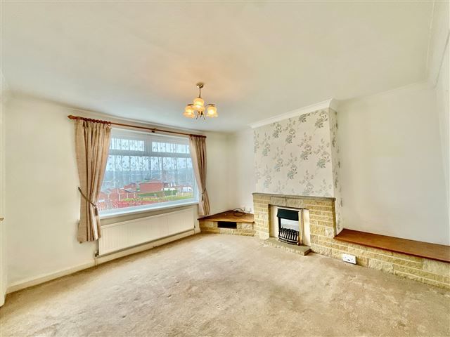 Property photo 3 of 21 Lounge