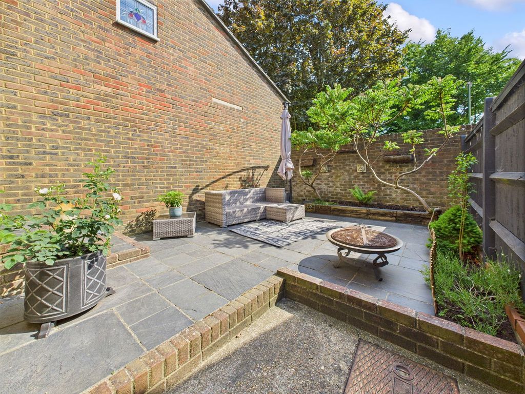 Property photo 3 of 19