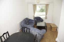 Property photo 3 of 5 45 Willow Tree Close Sw18 3El