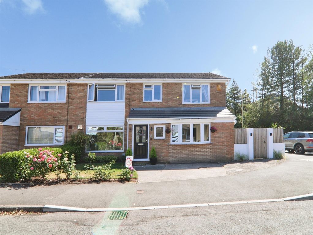 Property photo 3 of 33
