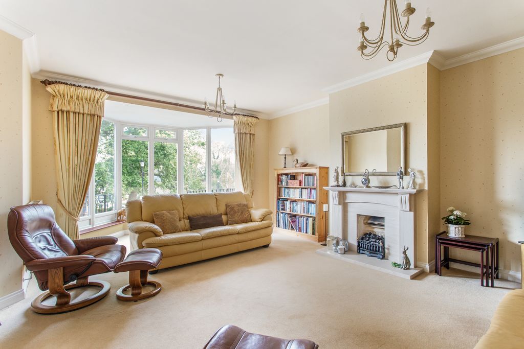 Property photo 2 of 31 2