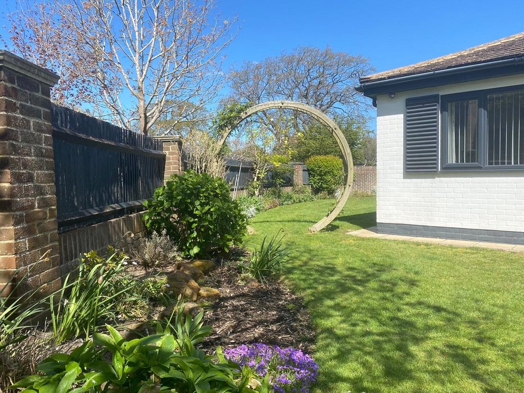 Property photo 2 of 18 Picture No. 20