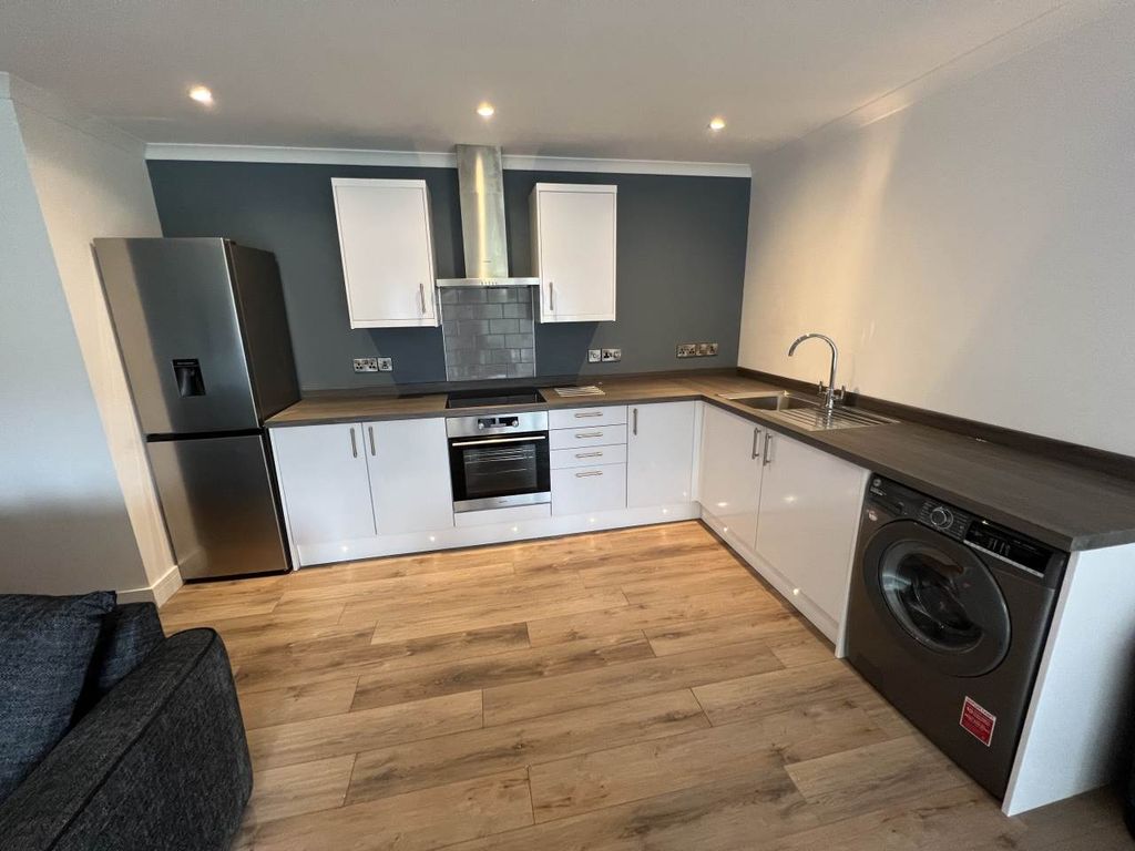 Property photo 2 of 8 Kitchen