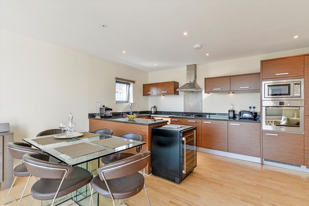 Property photo 3 of 9 Image