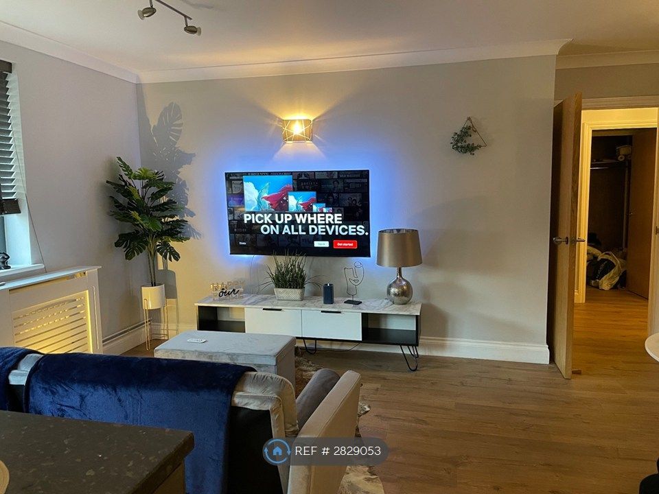 Property photo 1 of 26 Living Room - Staged For Airbnb In 2023