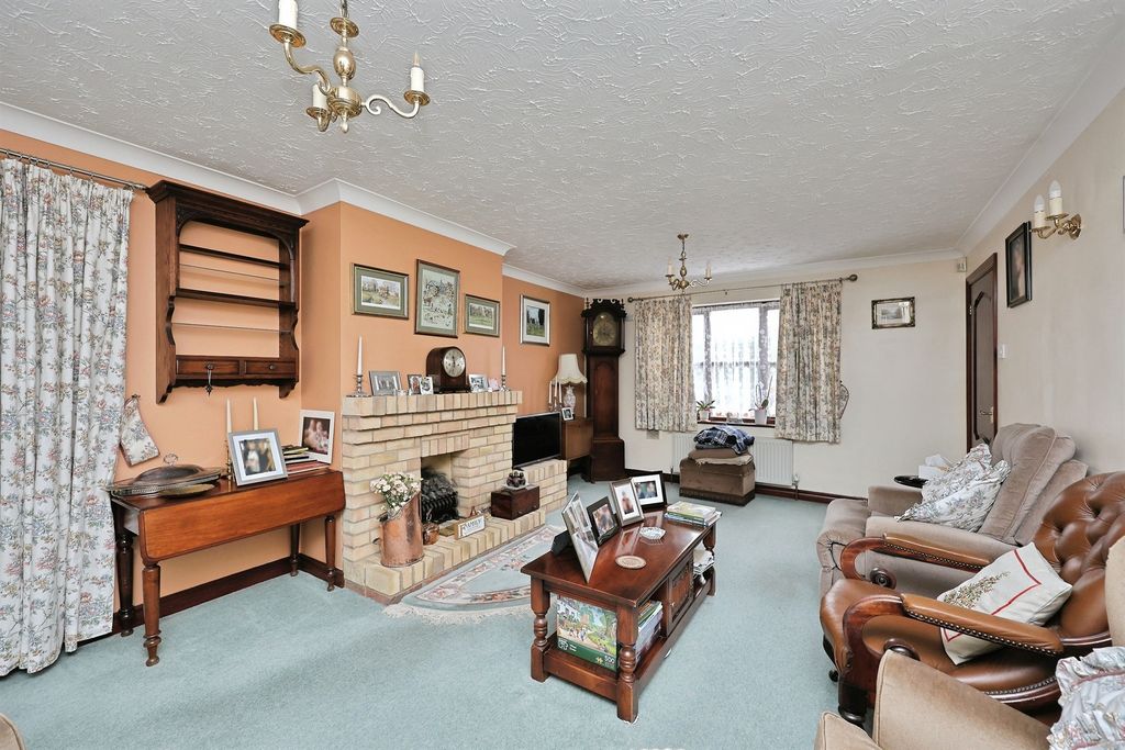Property photo 3 of 25