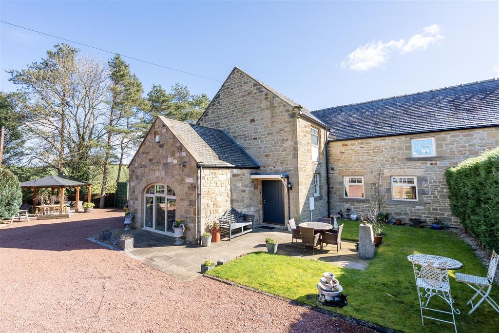 Property photo 1 of 15 External