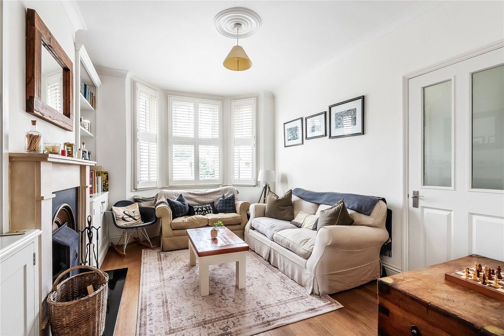 Property photo 3 of 16 Sitting Room