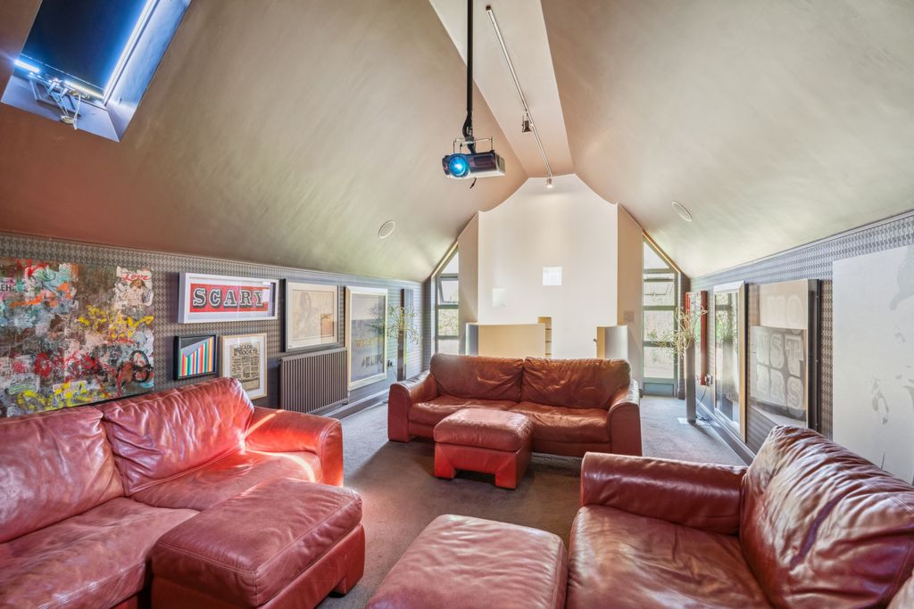 Additional image 6 of 5 bed detached house for saleThe Green, Edlesborough LU6