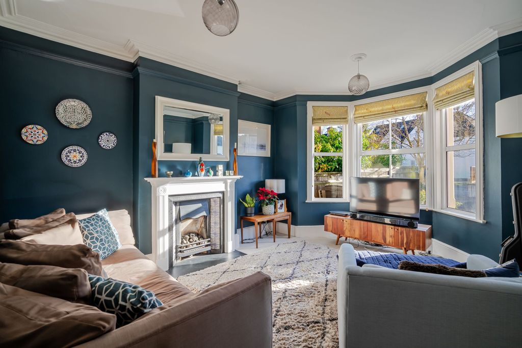 Property photo 3 of 20