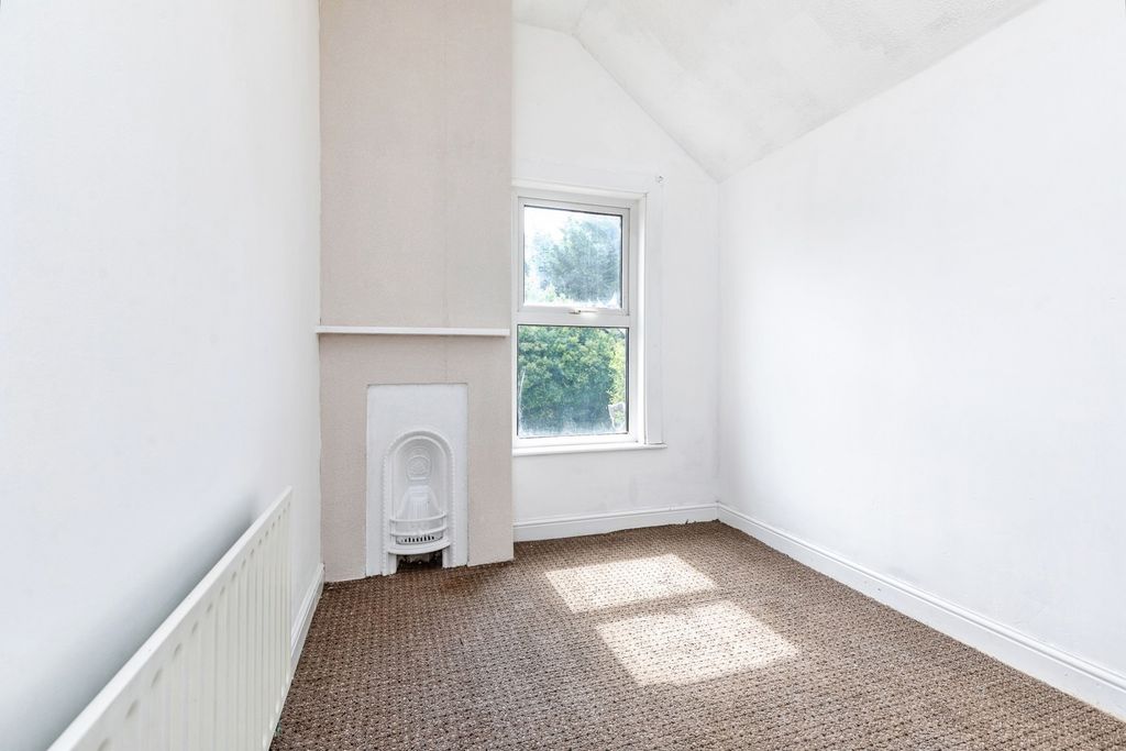 Property photo 3 of 20 Pbox-Img.Jpg