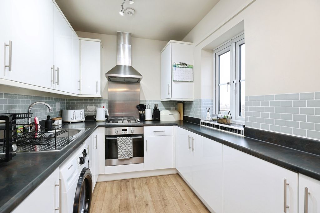 Property photo 2 of 18 Kitchen