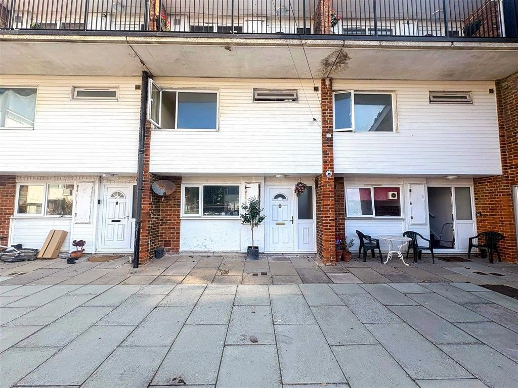 Property photo 1 of 9 Front