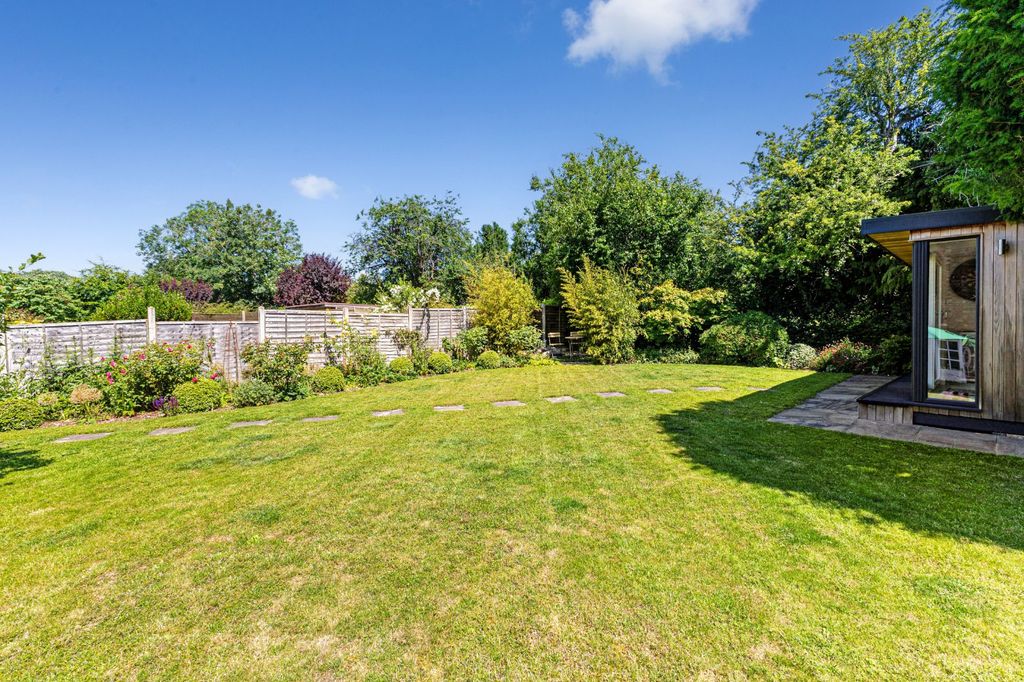 Property photo 3 of 17 Picture No. 24