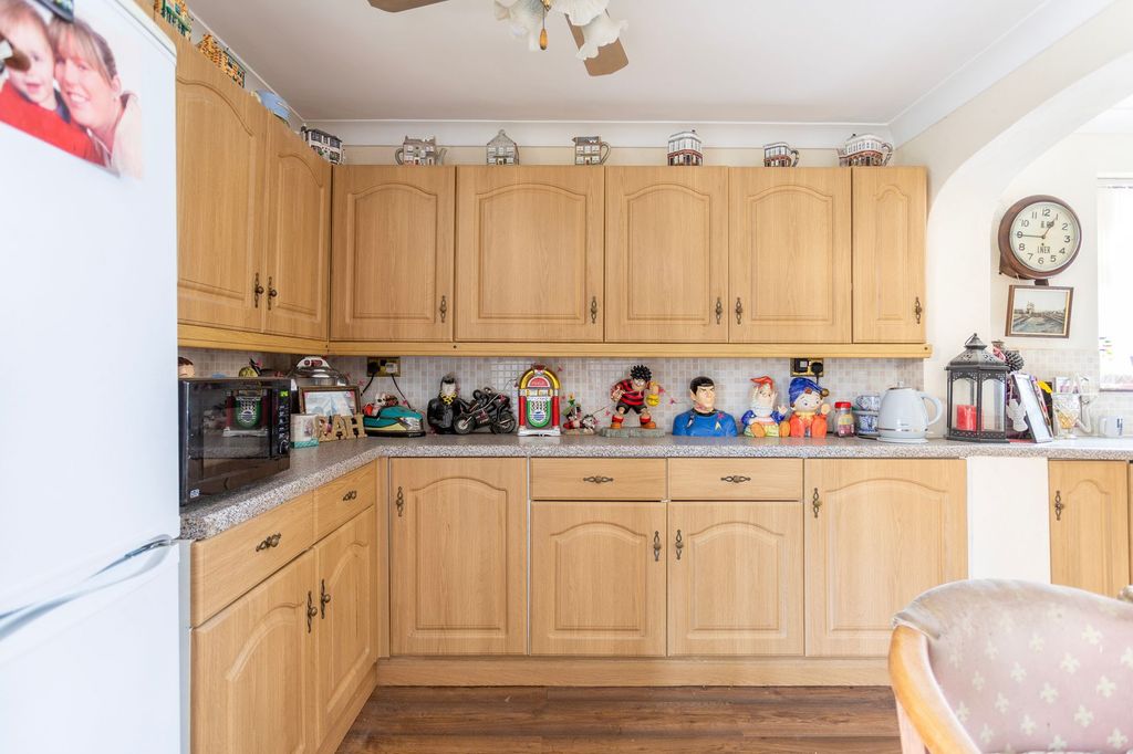 Property photo 3 of 14
