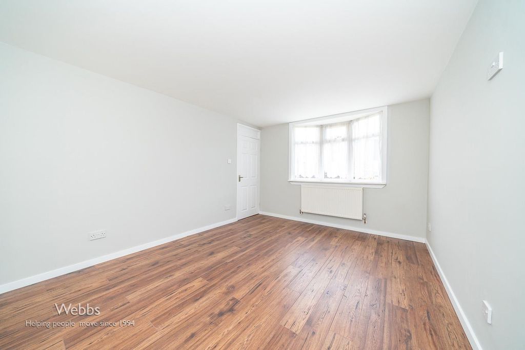 Property photo 3 of 35 Â©Webbsâ© (2 Of 35).Jpg