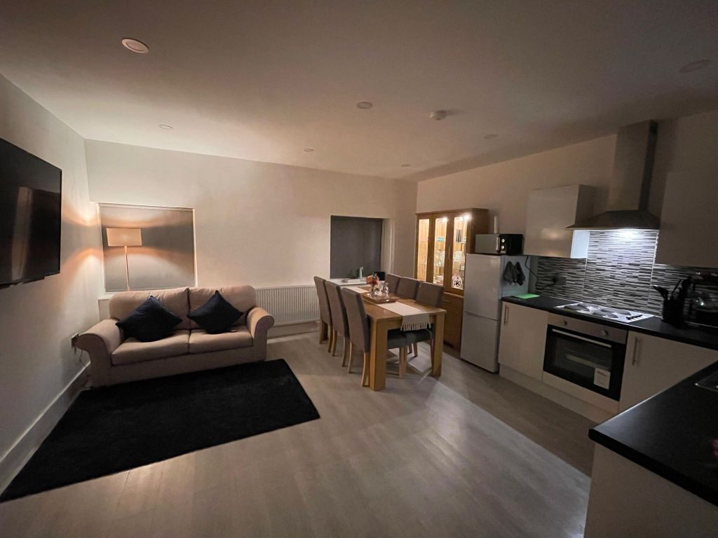 Property photo 1 of 2